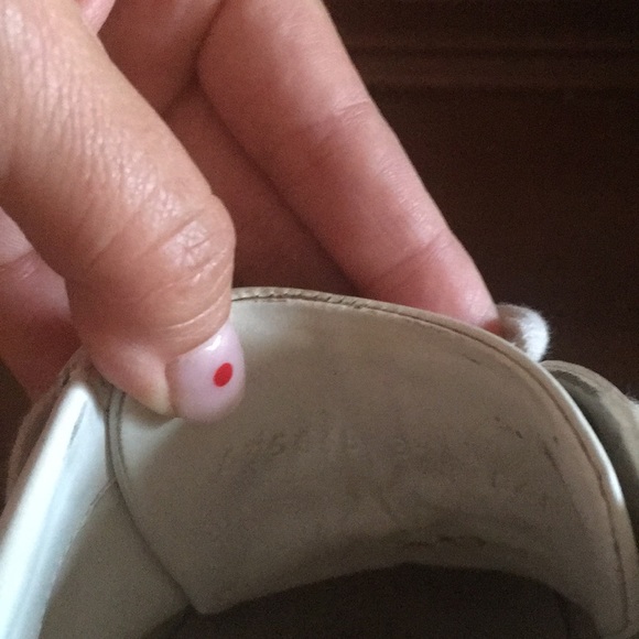 COPY - Gucci Ace Embroidered Heart Trainers - Picture 8 of 9